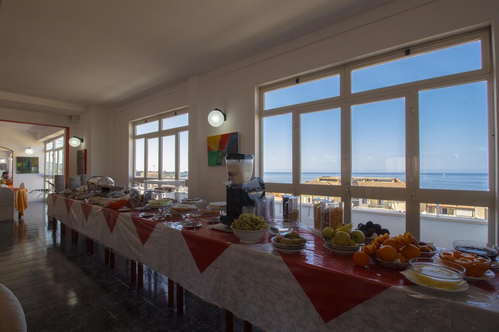 Hotel La Perla Тропея Экстерьер фото