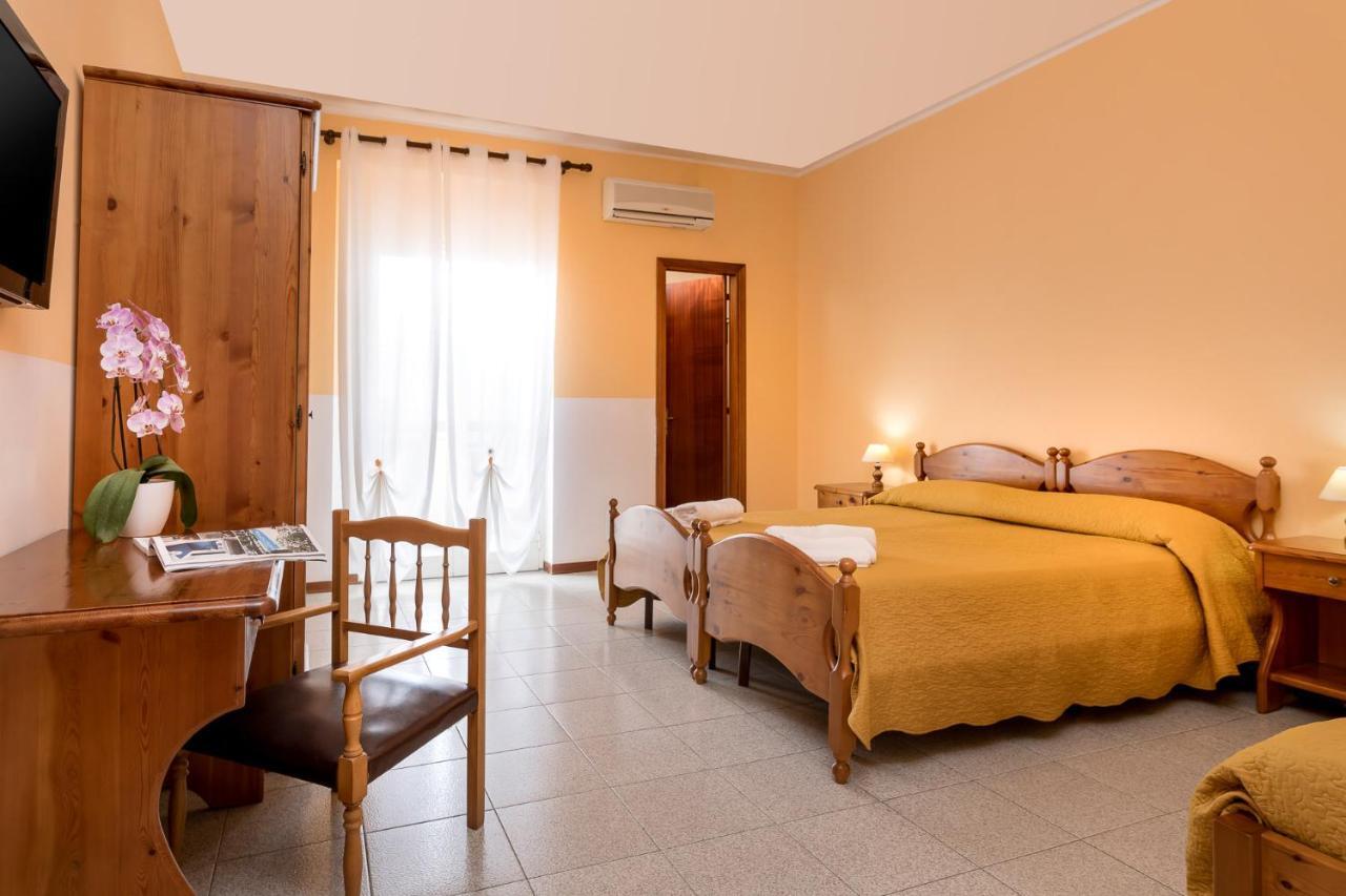 Hotel La Perla Тропея Экстерьер фото